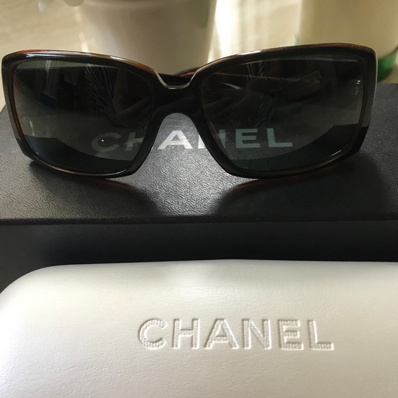 CHANEL WOMEN SUNGLASSES - Picture 5 of 5